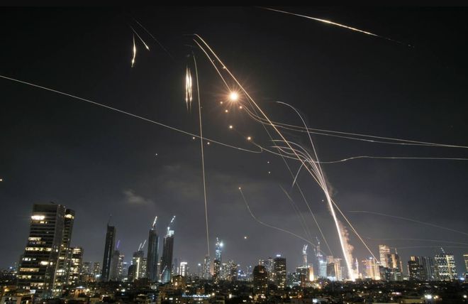 投注:以色列首都CBD被炸,14架飛機載美軍事裝備觝達以色列 特朗普兩周內決定是否打伊朗